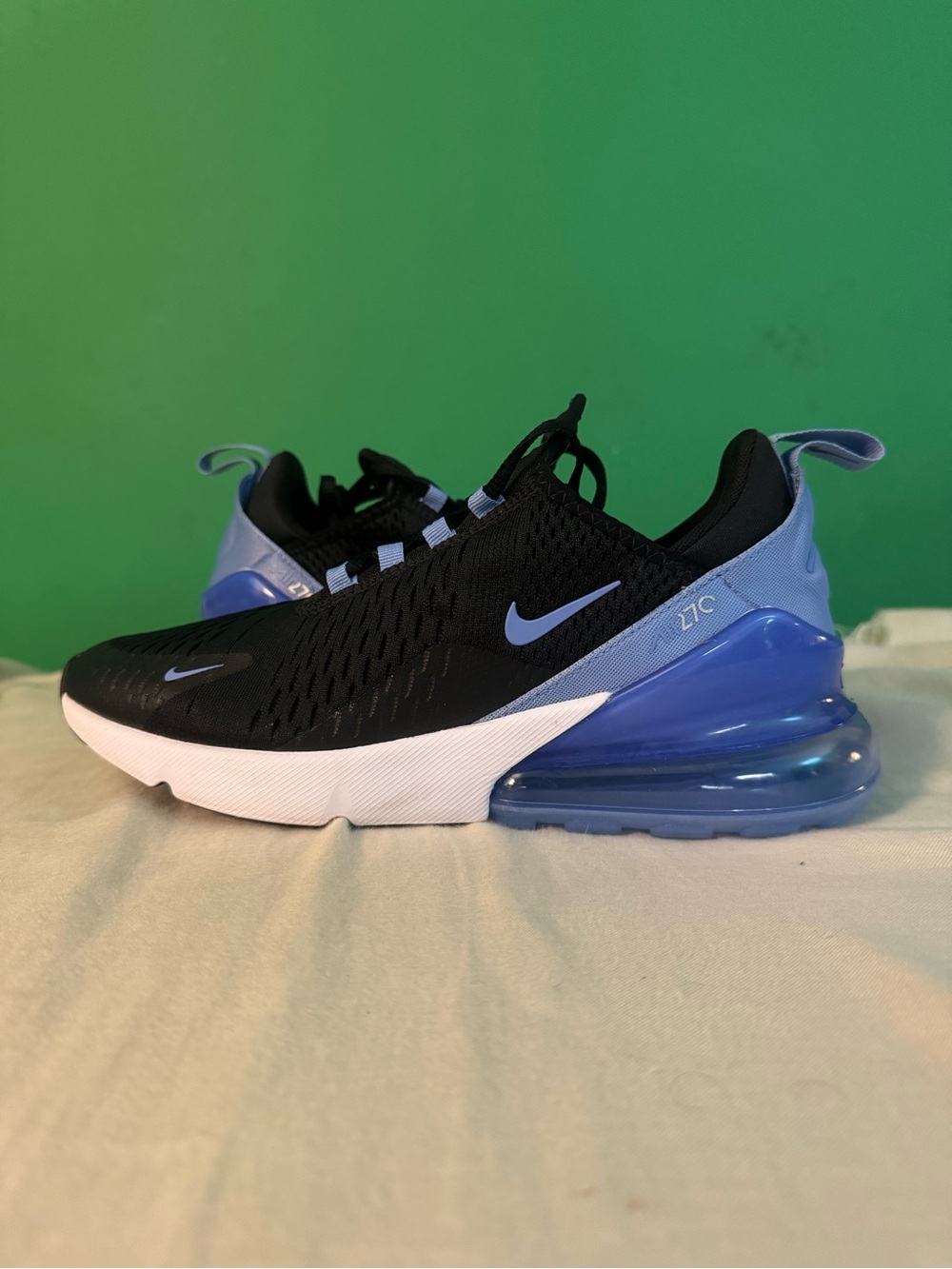 Nike air max 270 black metallic size 8.5